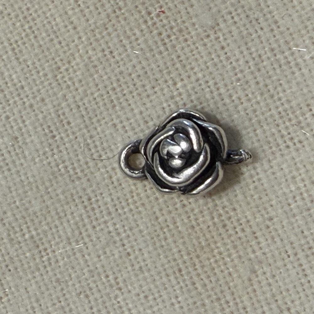 Rare Retired James Avery Silver Short Stem Mini Rose Charm Vintage